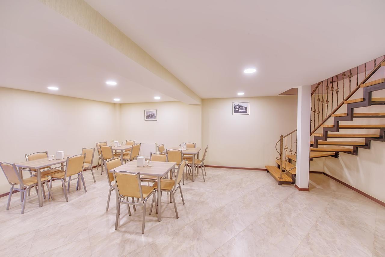 Green Corner Hotel Тбілісі Екстер'єр фото