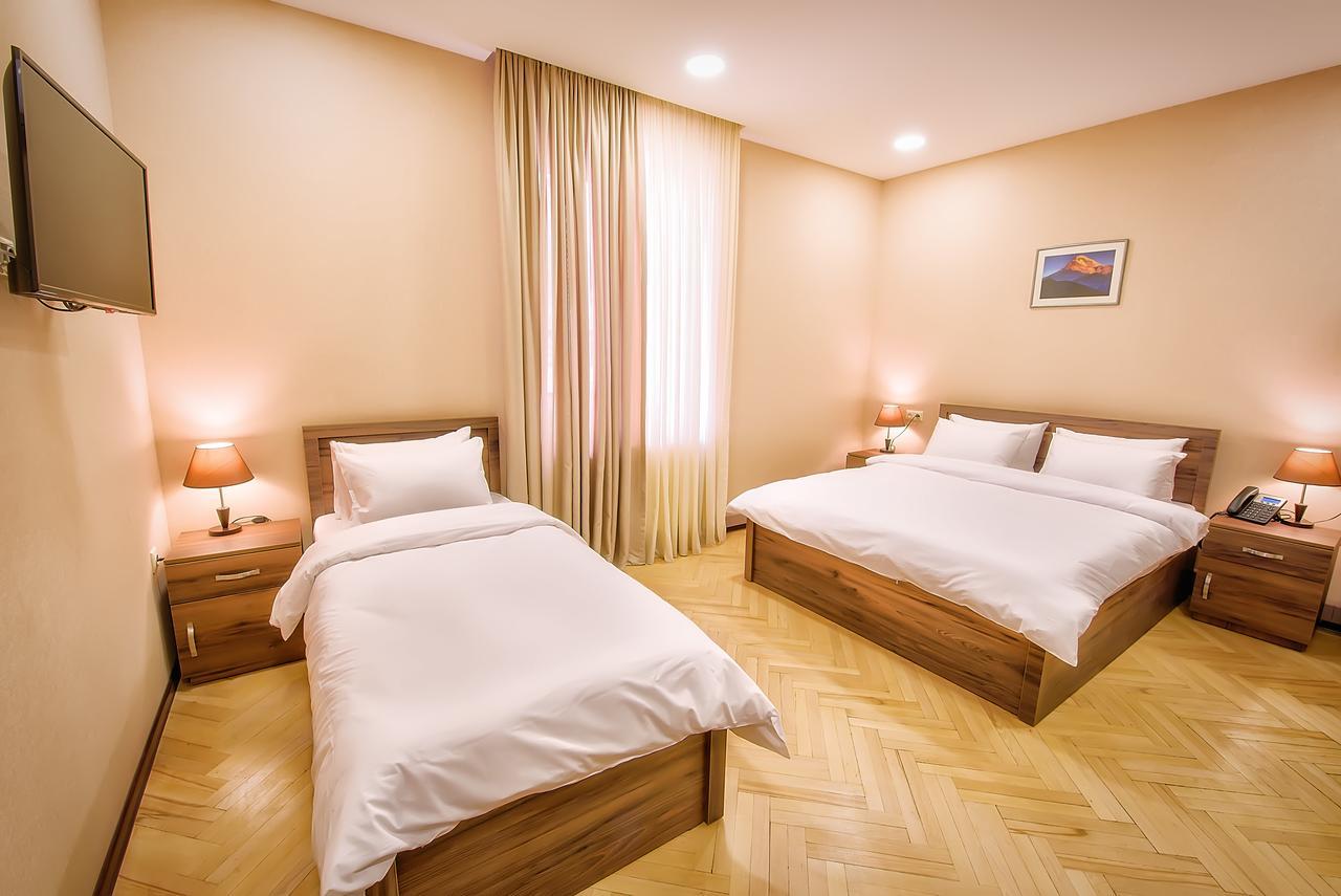 Green Corner Hotel Тбілісі Екстер'єр фото