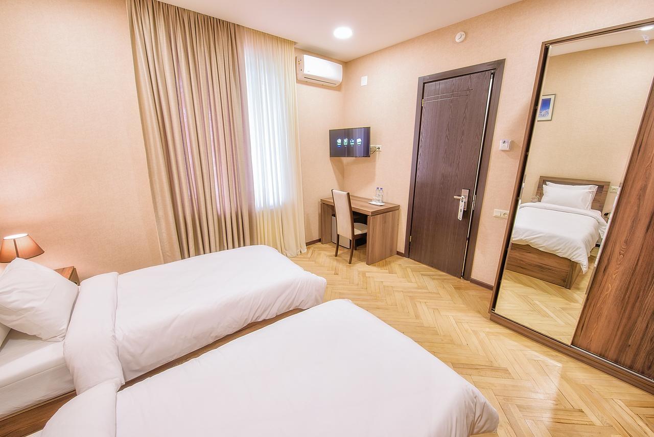 Green Corner Hotel Тбілісі Екстер'єр фото