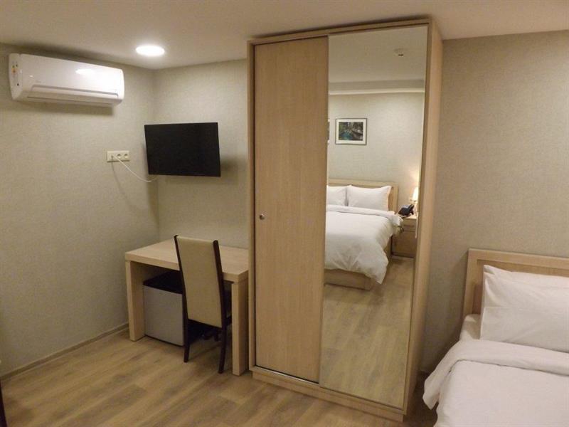 Green Corner Hotel Тбілісі Екстер'єр фото
